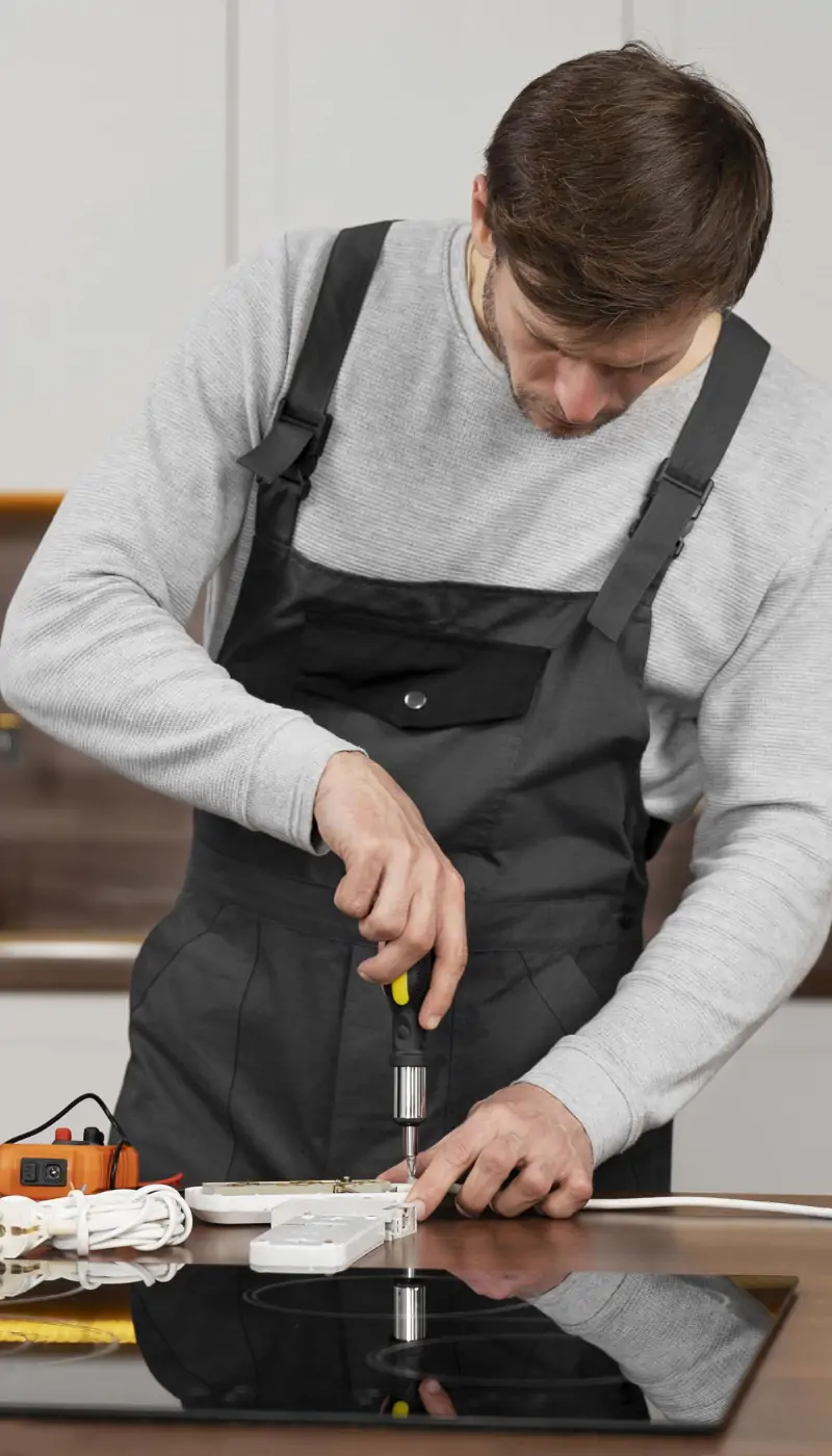 técnico em manutenção de eletroeletrônicos